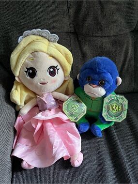 Glinda and Chistery Plush set